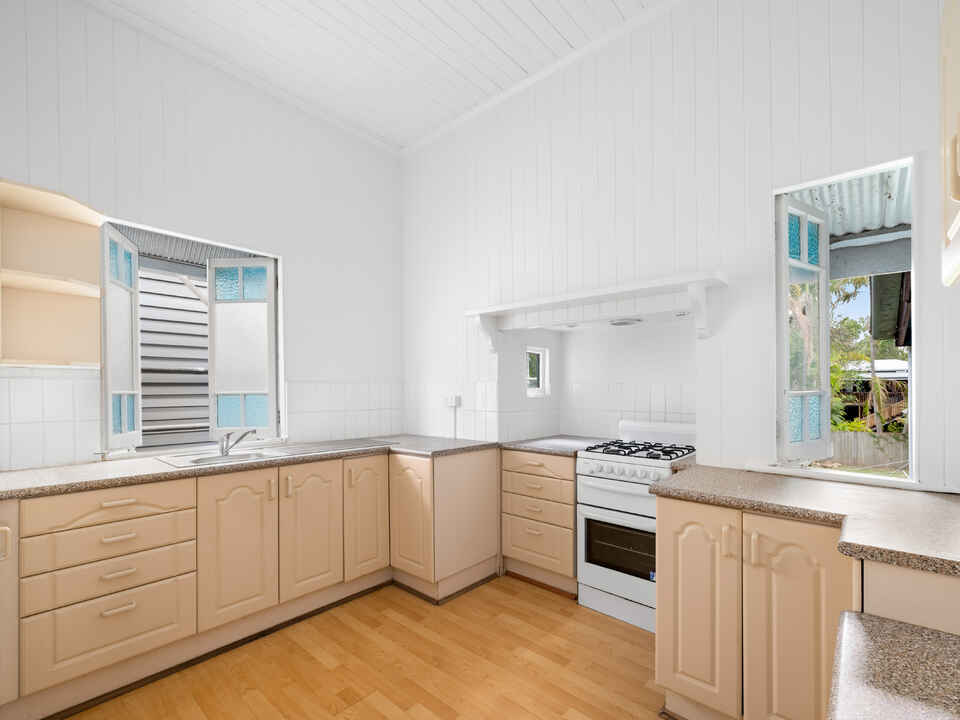 77 Bowen Street Windsor
