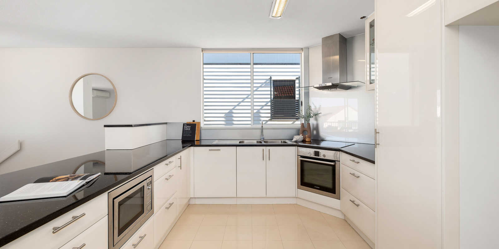 24/17 Whyenbah Street Hamilton