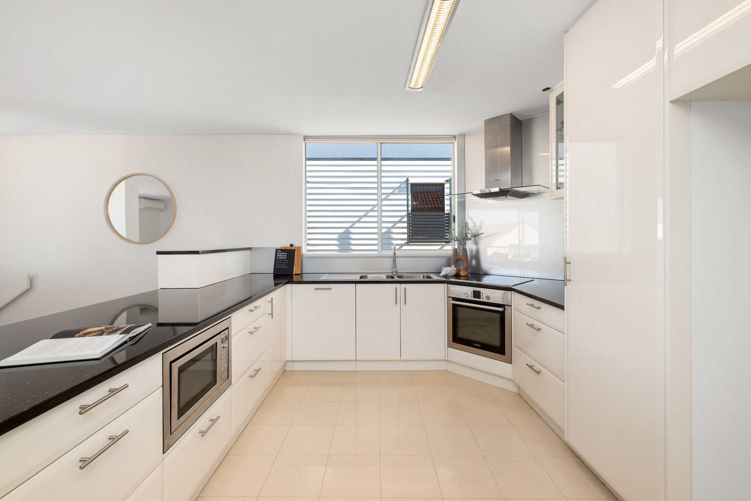 24/17 Whyenbah Street Hamilton