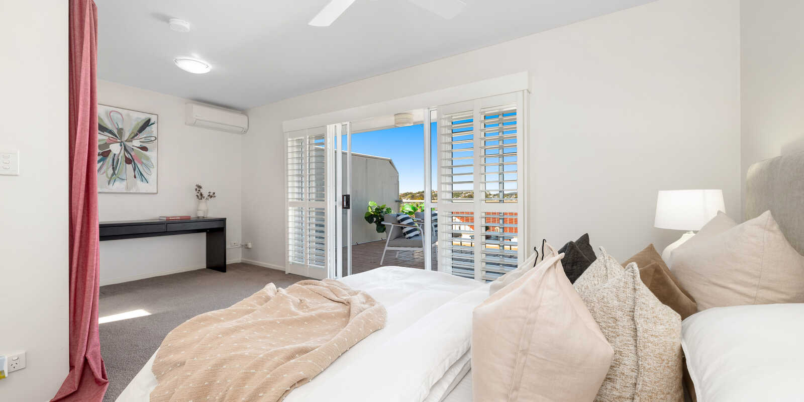 24/17 Whyenbah Street Hamilton