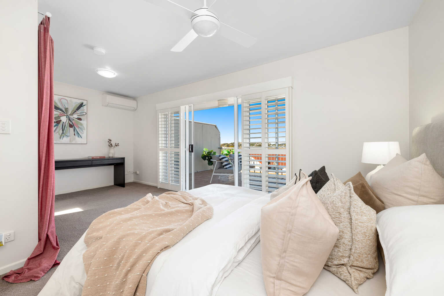 24/17 Whyenbah Street Hamilton